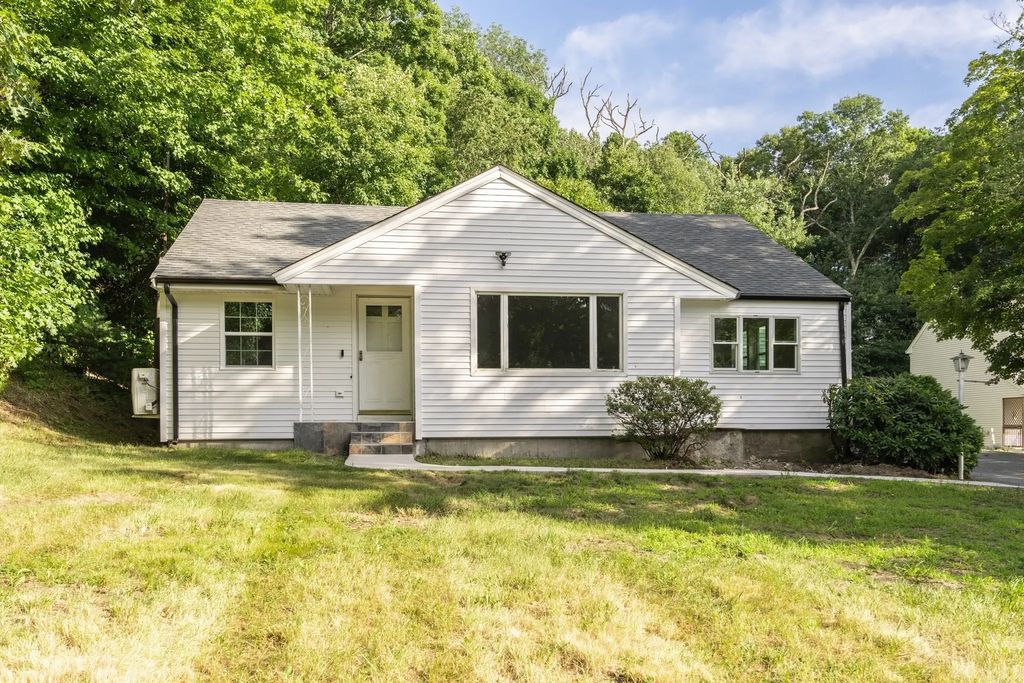 177 Hartford Ave E, Uxbridge