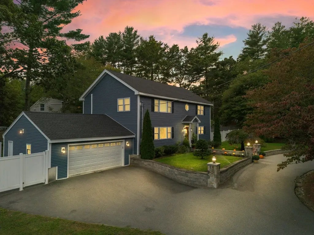 851 Forest St, North Andover