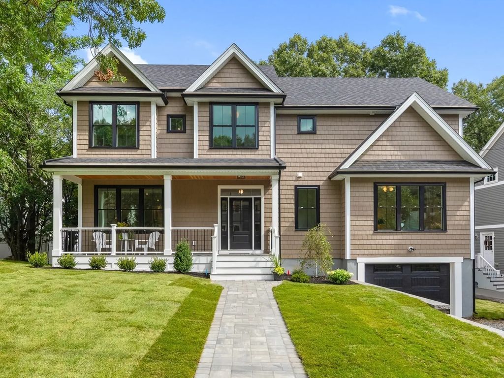 53 Hodge Rd, Arlington