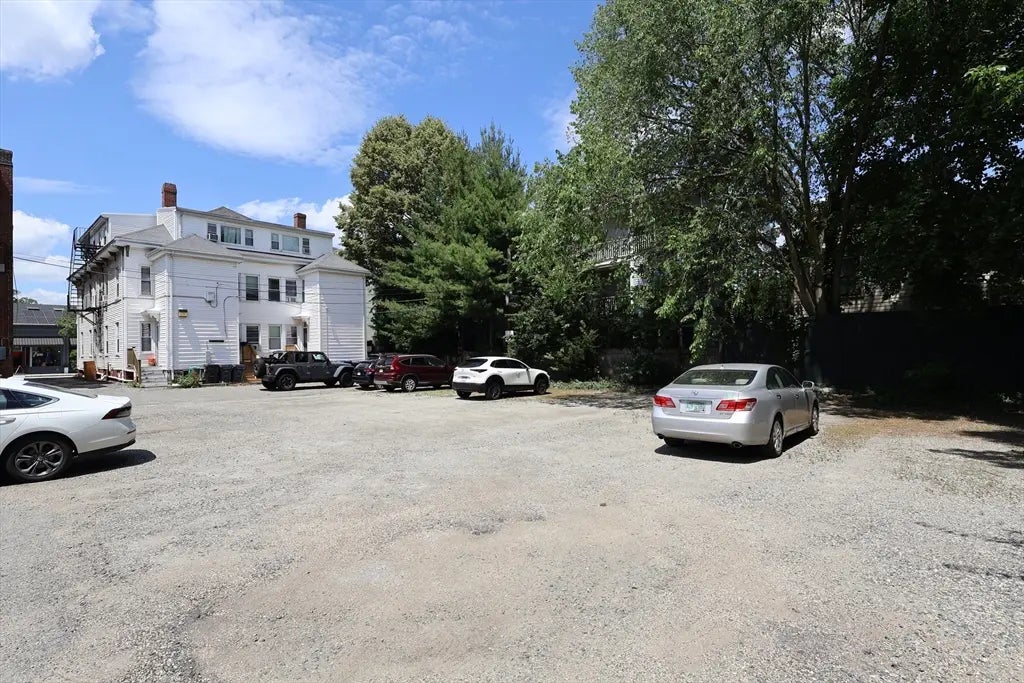 140 Huron Avenue, Cambridge