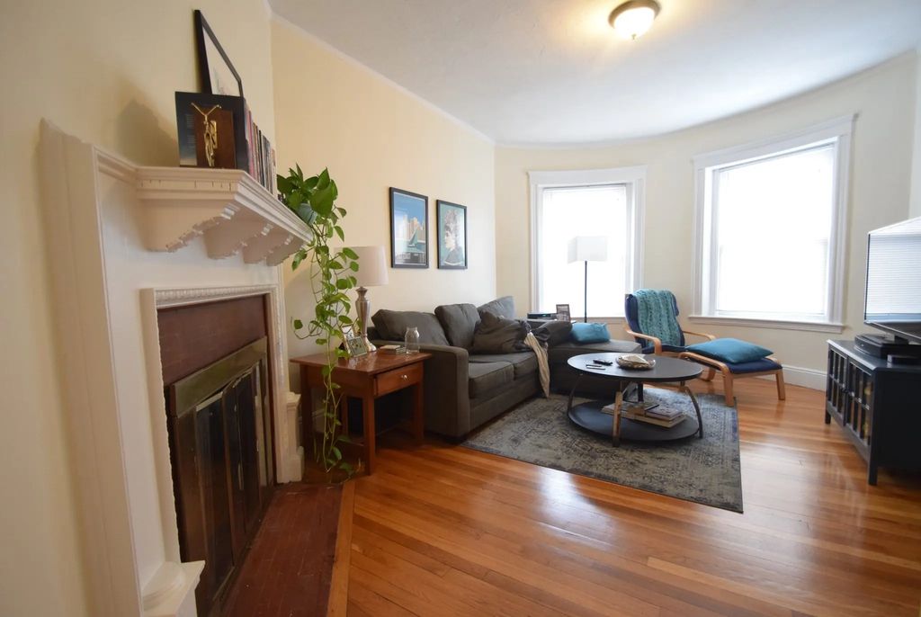 191 Winthrop Rd #3, Brookline