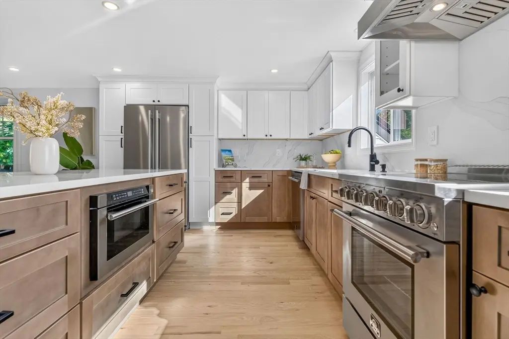 7 Joyce Rd, Arlington