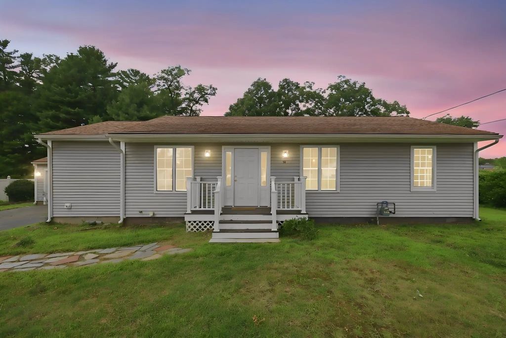 54 Beverly Dr, Westfield