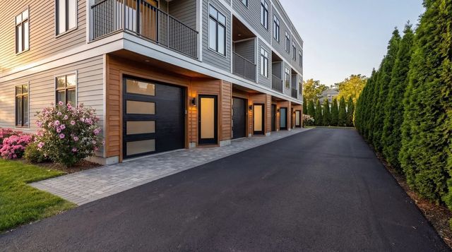 15 Tanglewood #a, Boston