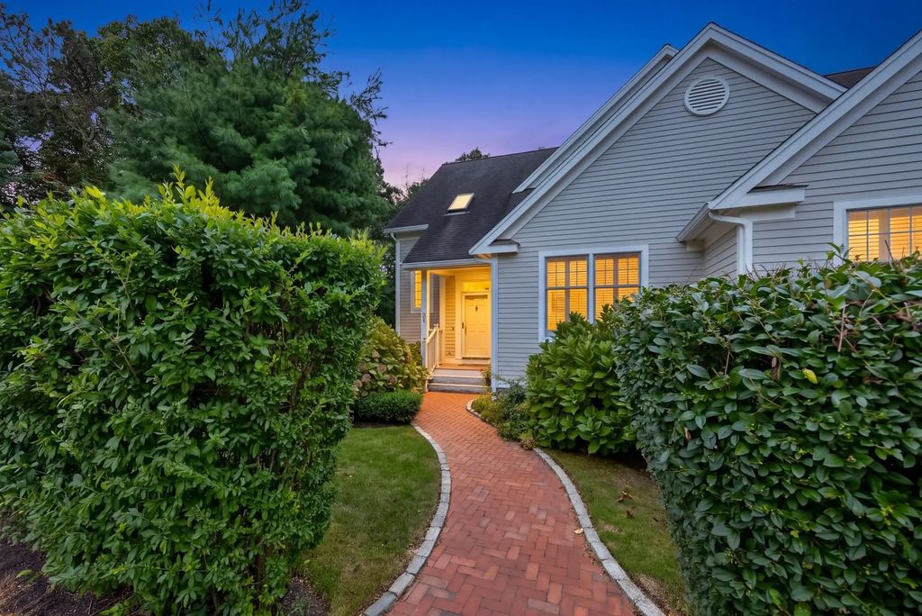 31 Quinn's Way, Mashpee