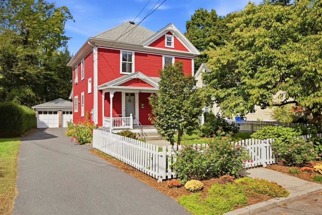 211 Crescent St, Northampton