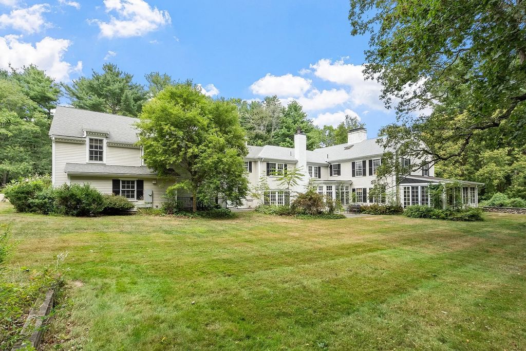 251a Old Billerica Road, Bedford