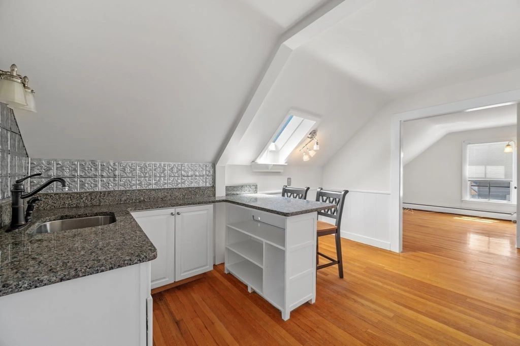 9 Boardman St #3, Salem