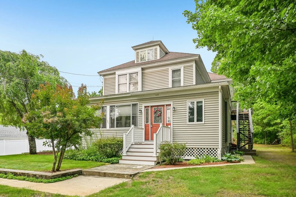 615 Mammoth Rd, Dracut