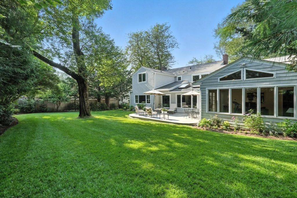 29 Englewood Rd, Longmeadow