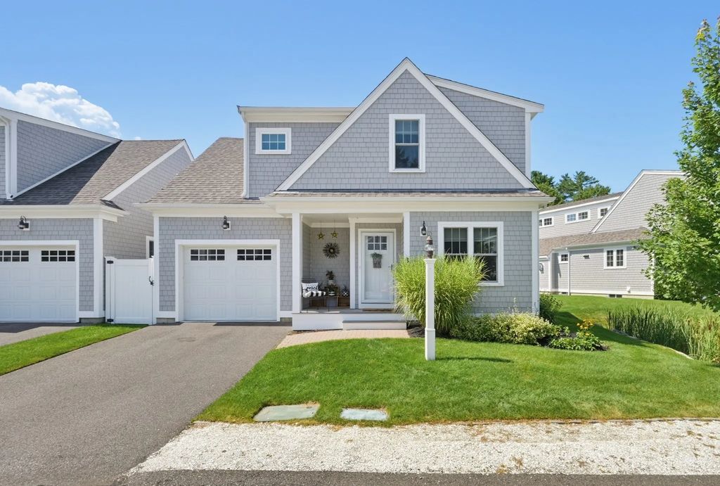 8 Twin Pines Lane #8, Plymouth