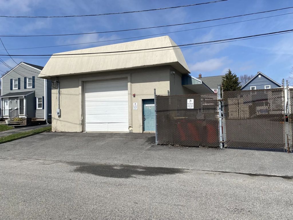 9 Drowne, Cranston