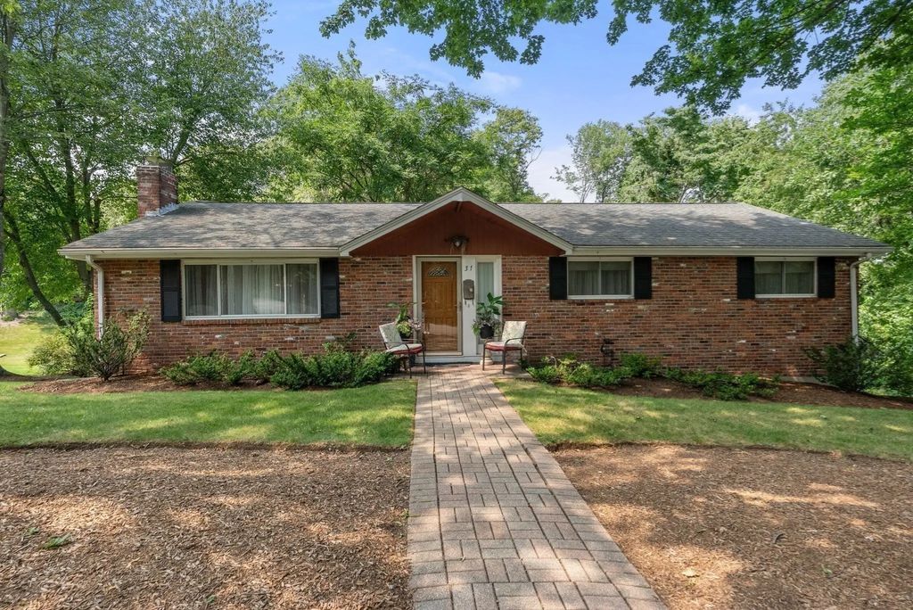 31 Pacella Drive, Dedham