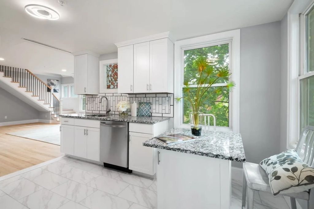 7 Waumbeck #3, Boston