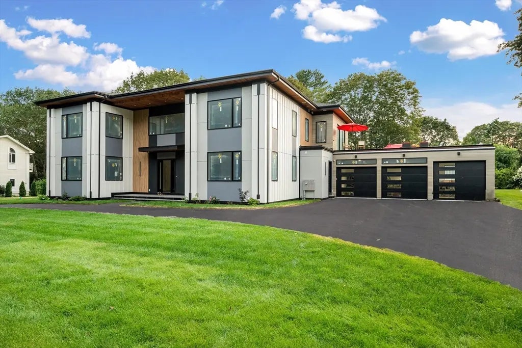 197 Woburn St, Lexington