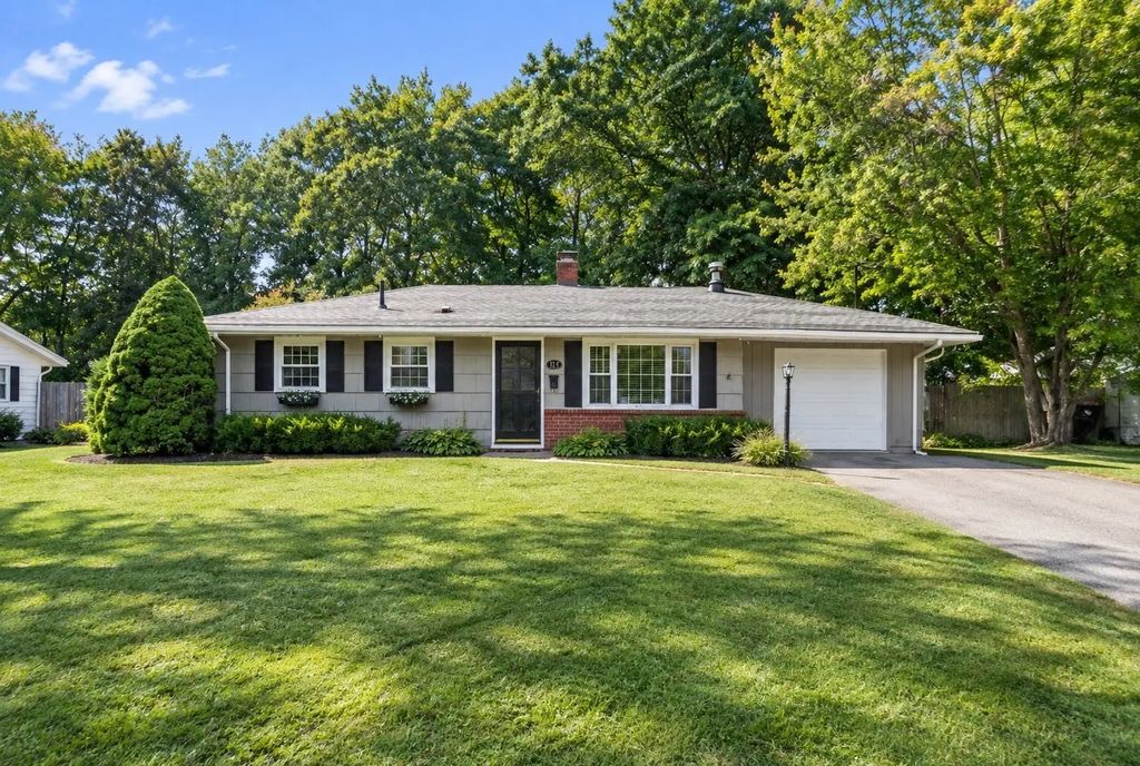 122 Elsie Rd, Brockton