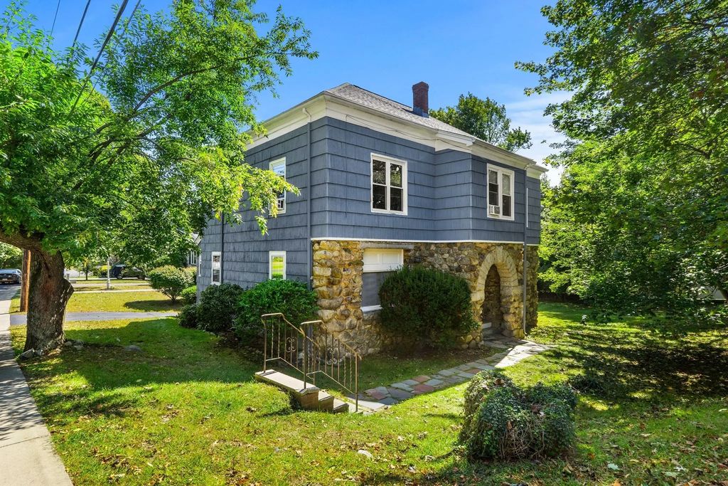 131 Altamont Ave, Melrose