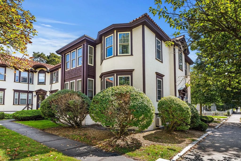 102 Main Street #t, Andover