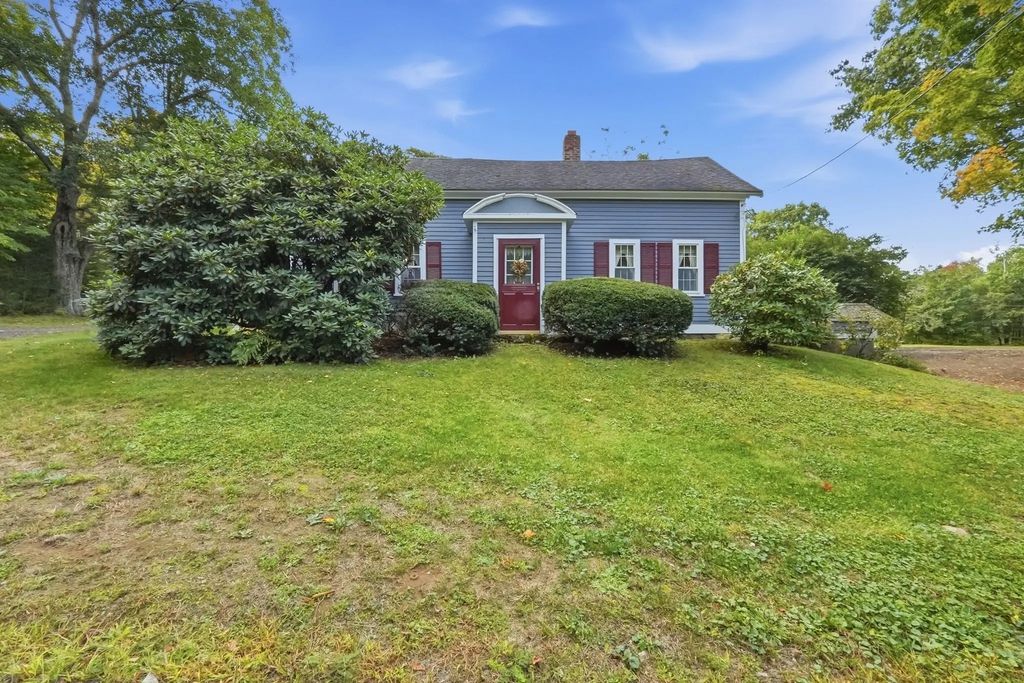 70 Old Princeton Rd, Hubbardston
