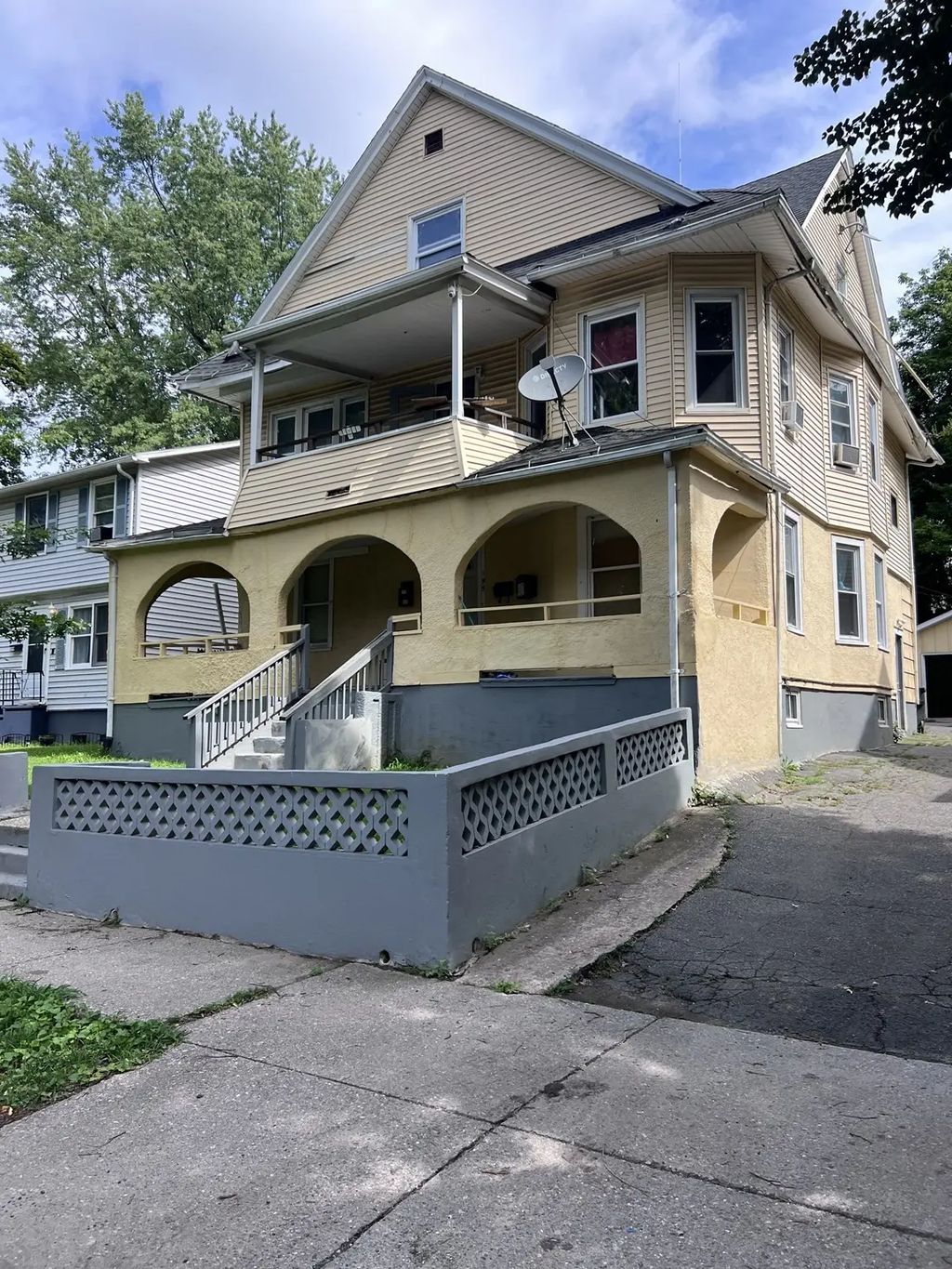 195-197 Massaoit St., Springfield