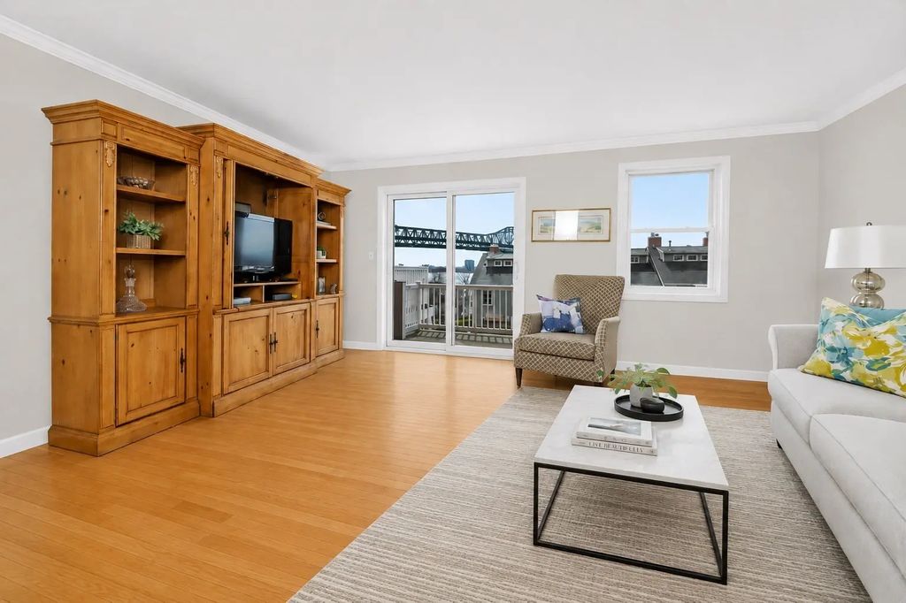 18 Breakwater Drive #18, Chelsea