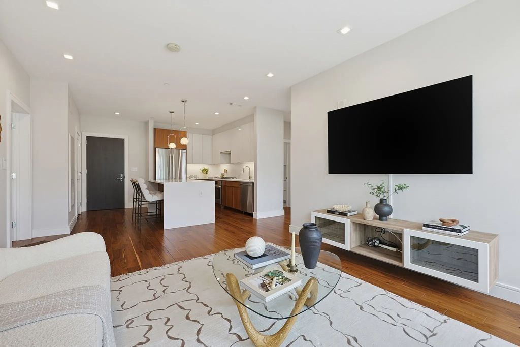 99 Sumner St #312, Boston