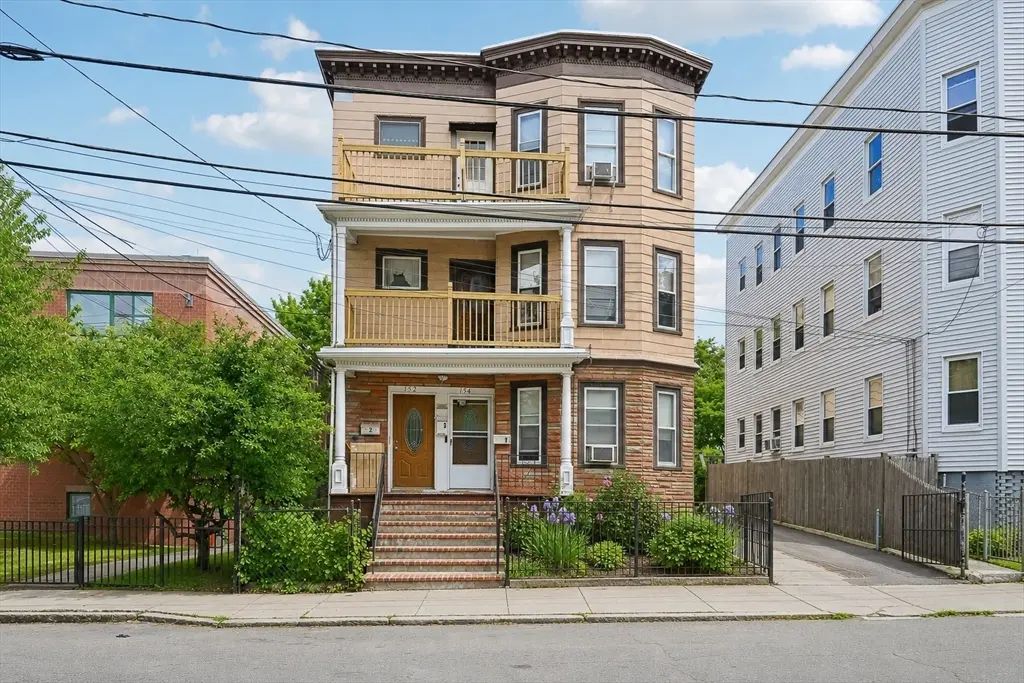 152-154 Glen St, Somerville