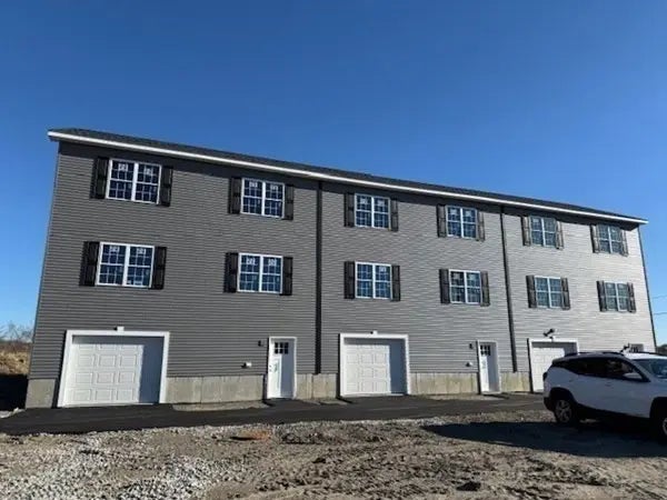 1 Lawrence #a, Fall River