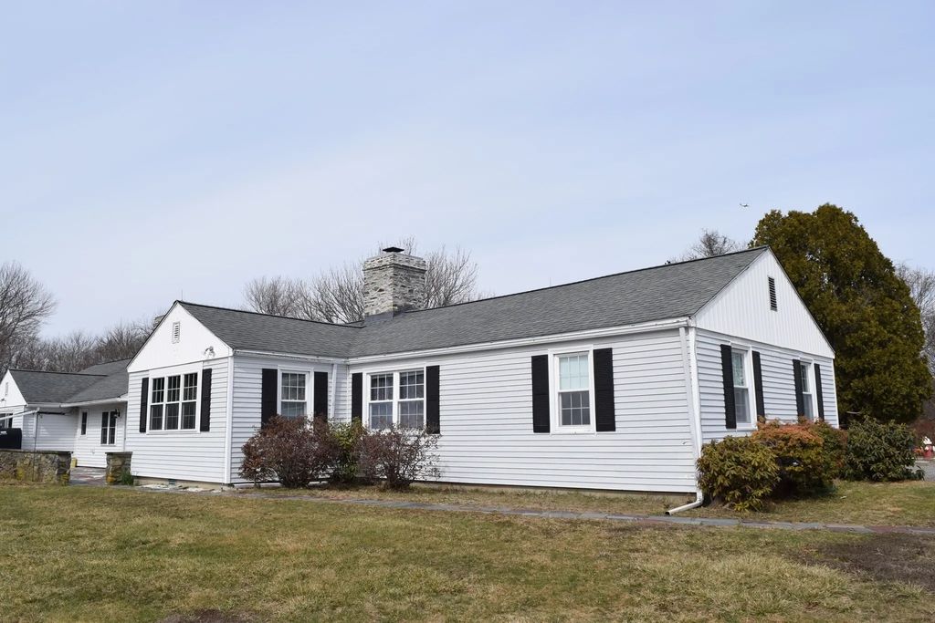 475 Cedar Ave, Swansea