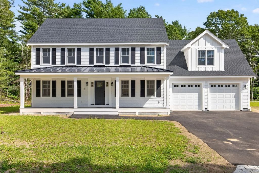 9 Estrella Ln, Falmouth