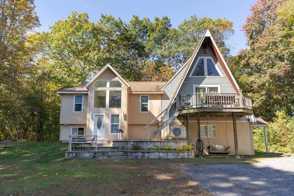 68 Lyon Rd, West Brookfield