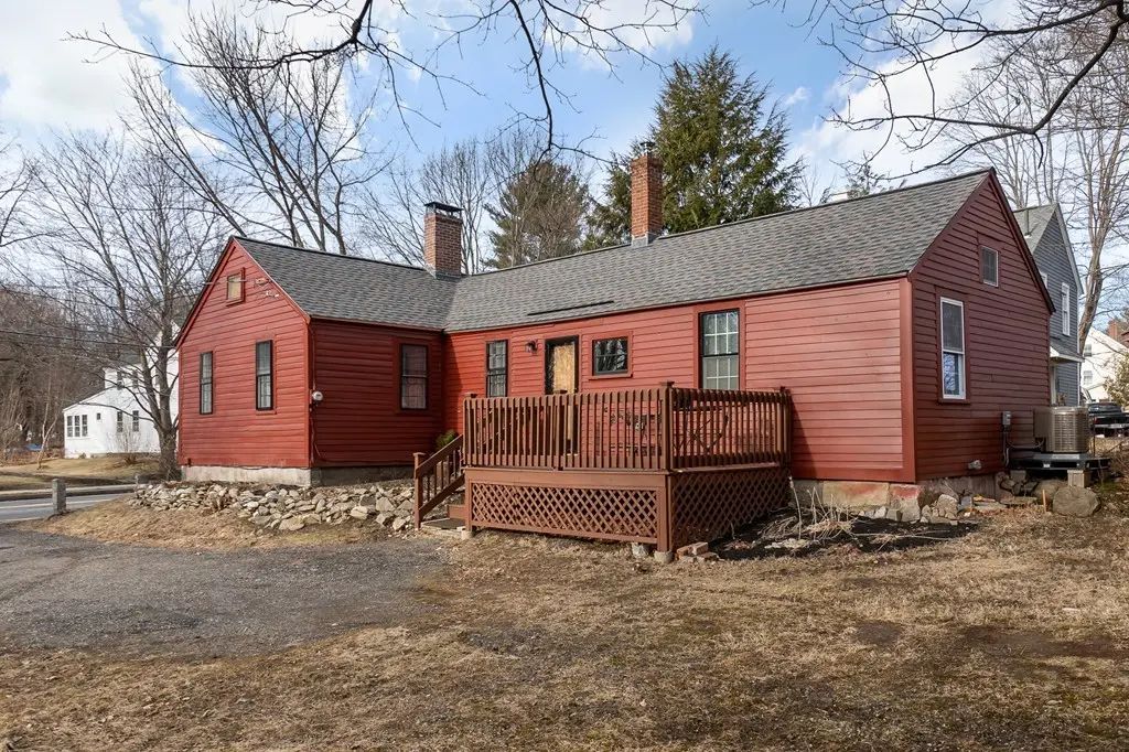 25 Elm St, Groton