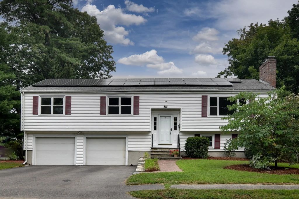 6 Salvi Drive, Framingham