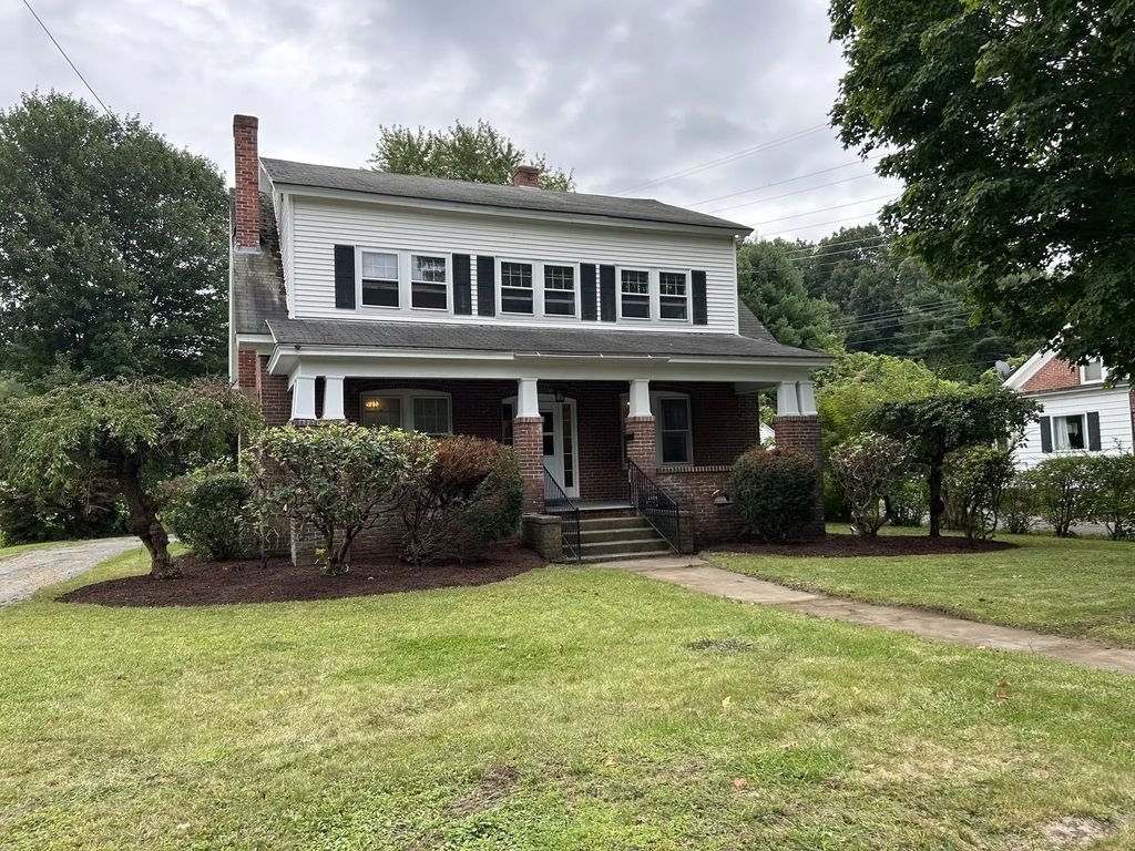 46 Walnut Street, Montague