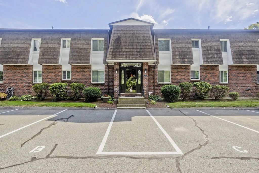 20 Lawrence Ave #38c, South Hadley