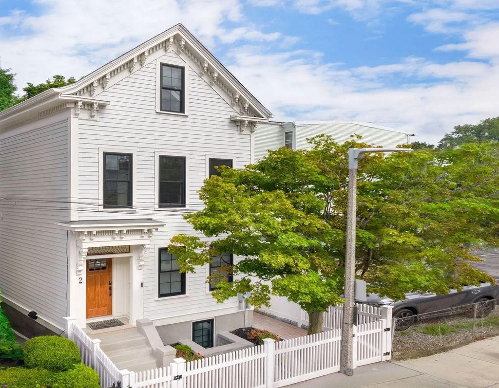 2 Leeds Street, Boston