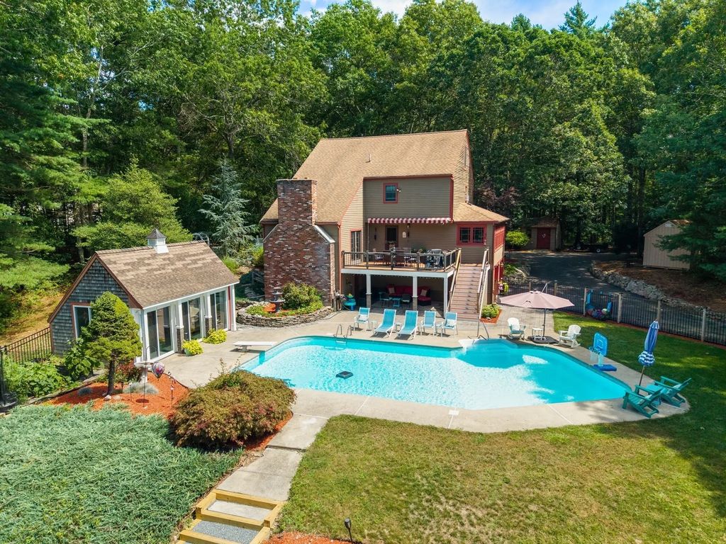14 Woodview Dr, Lakeville