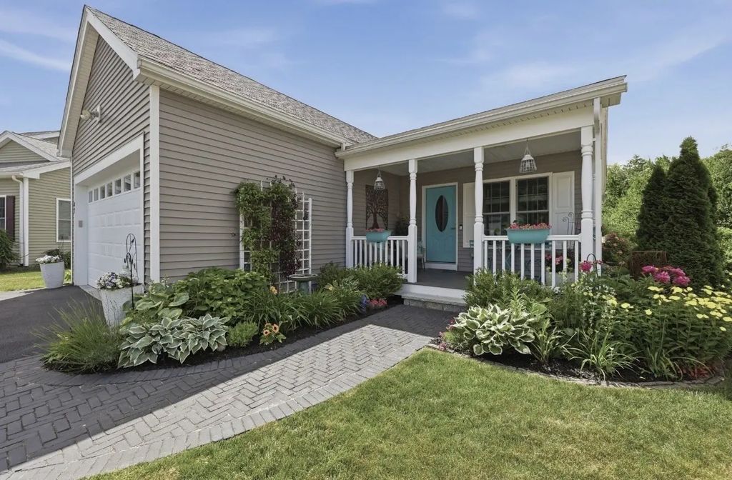 47 Hyde Park Circle #47, Uxbridge