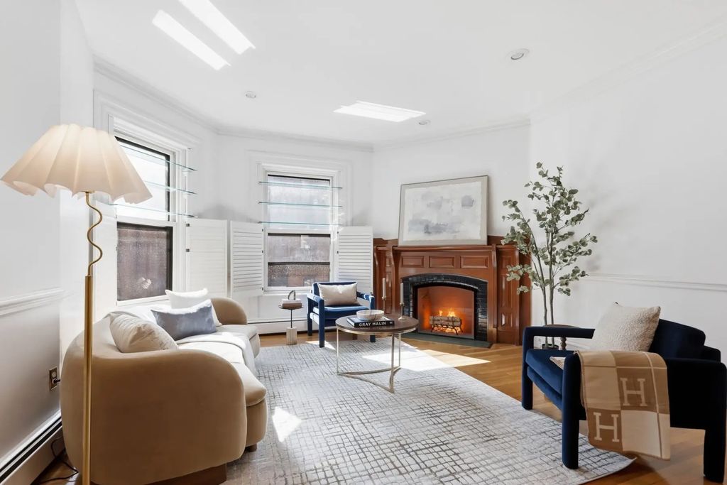 258 Marlborough St #2r, Boston