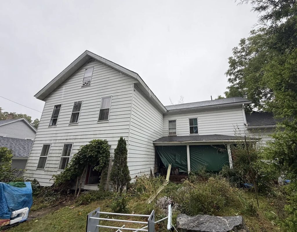 220 Park St, Athol