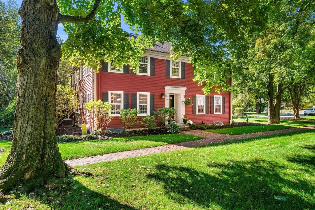 1015 Massachusetts Ave #1015, Lexington