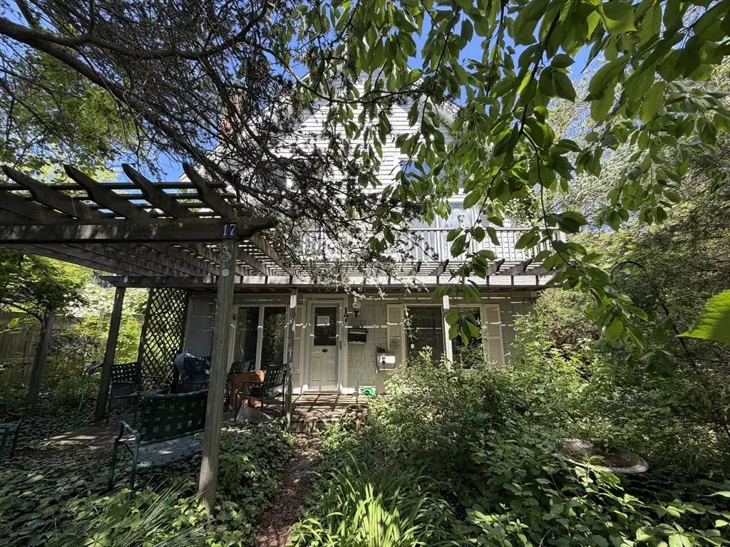 17 Miller Hill Rd, Provincetown