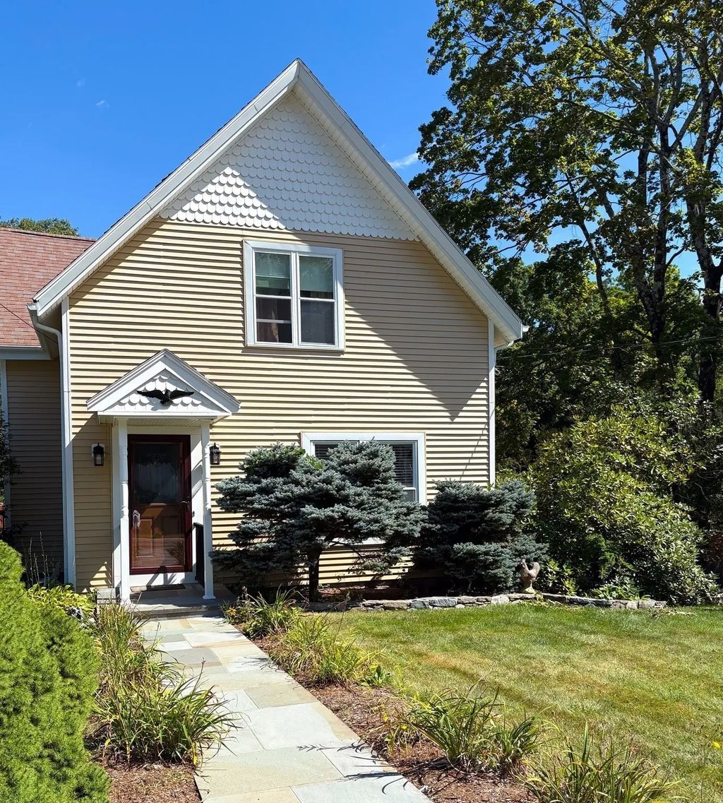 56 S Worcester St, Norton