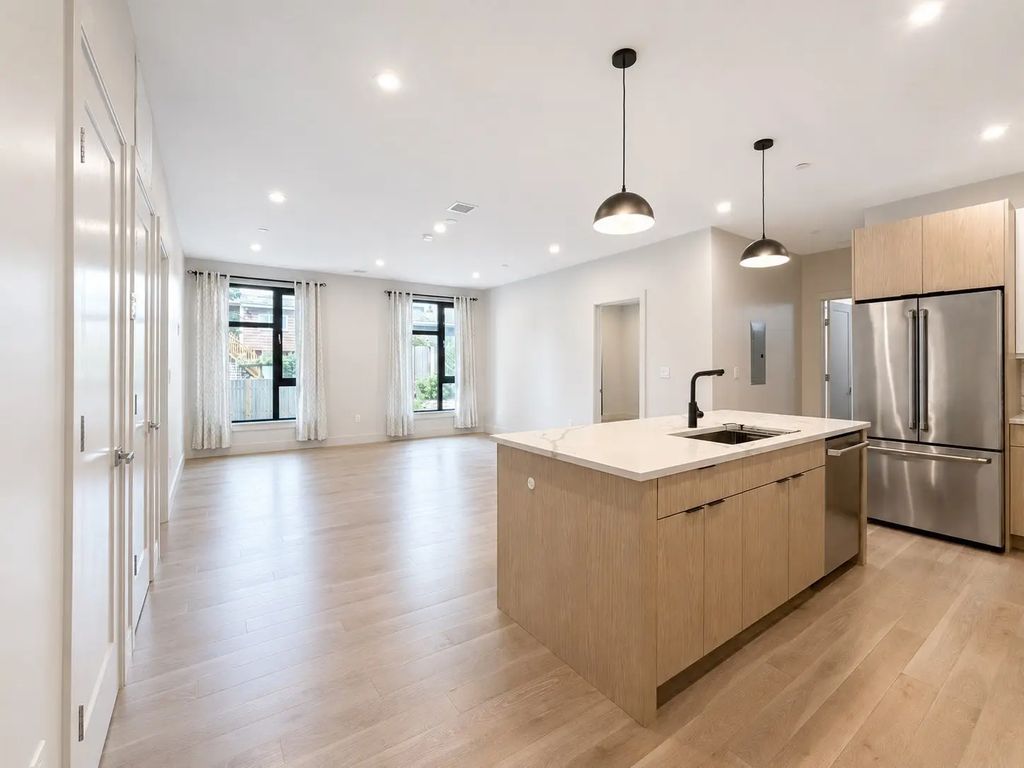 85 Myrtle St #107, Quincy