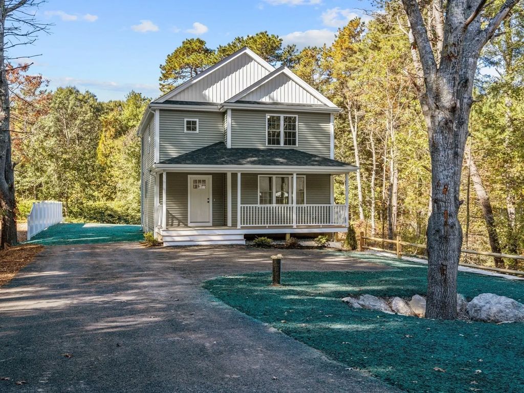 19 Captains Way, Lakeville