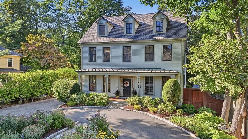 7 Locust Avenue, Lexington