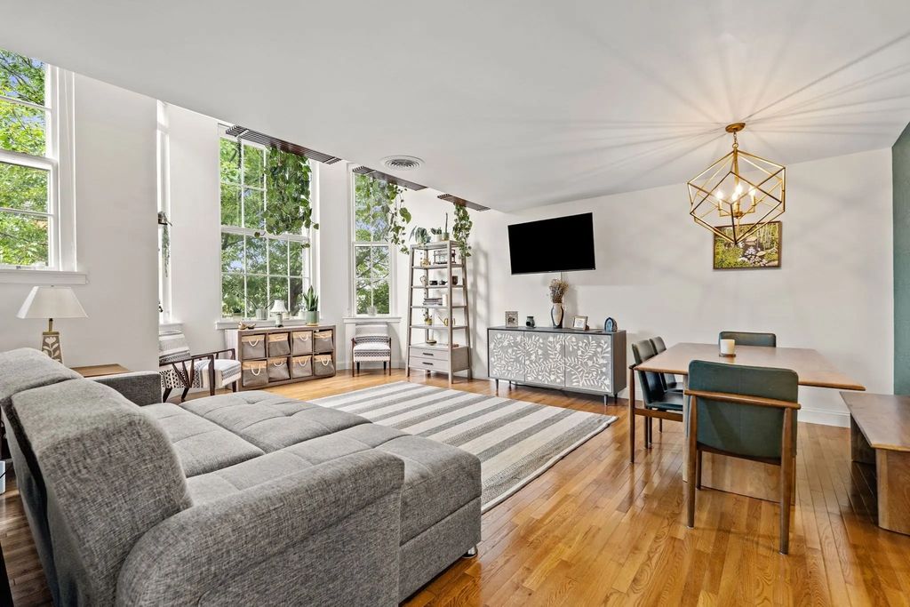 35 Flint St #205, Salem