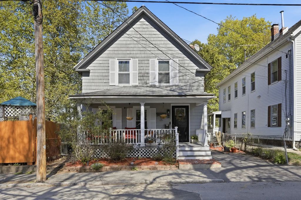 24 Lawrence St, Fitchburg
