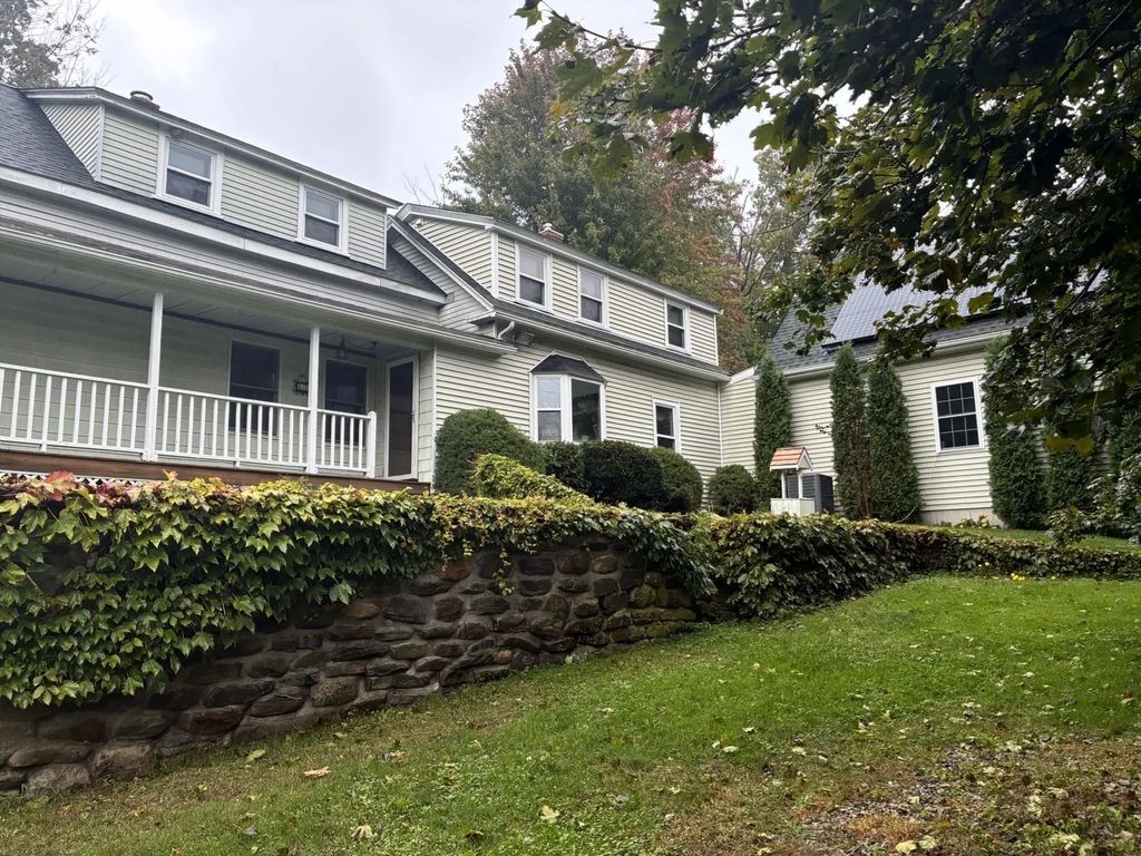 68 Ayers Village Rd, Methuen