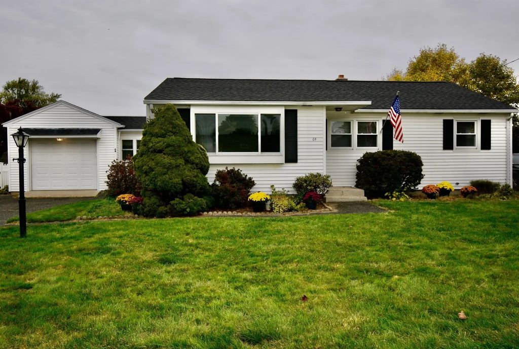 64 Poplar St, Chicopee